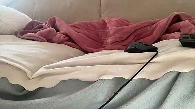 Snapshot of ijustturned18today chatting on 02.17.26 ijustturned18today online show from 02.17.26