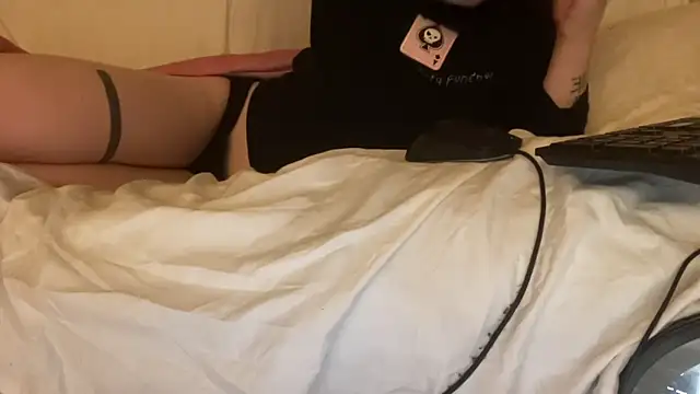 ijustturned18today online show from 02.18.26