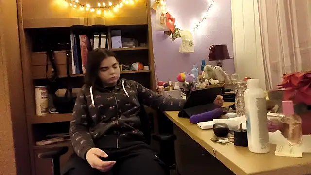 Mona Slearys online show from 01.16.26