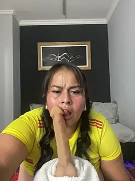 SayMarLuna online show from 06.11.26