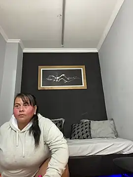 SayMarLuna online show from 06.12.26
