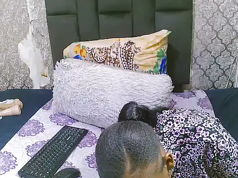 Snapshot of InnocentSlut301 chatting on 12.14.25 InnocentSlut301 online show from 12.14.25