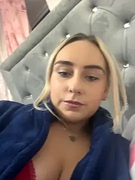 ScarletJ  online show from 12.14.25