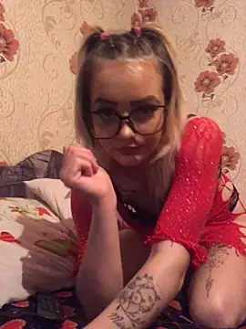 Snapshot of Barbika19 chatting on 12.18.25 Barbika19 online show from 12.18.25