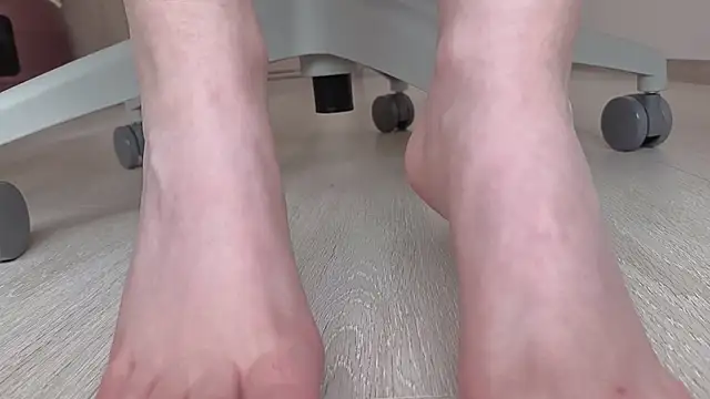 Snapshot of Feetbeth chatting on 12.15.25 Feetbeth online show from 12.15.25