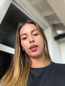 Snapshot of Valeria-escobar chatting on 08.05.26 Valeria-escobar online show from 08.05.26