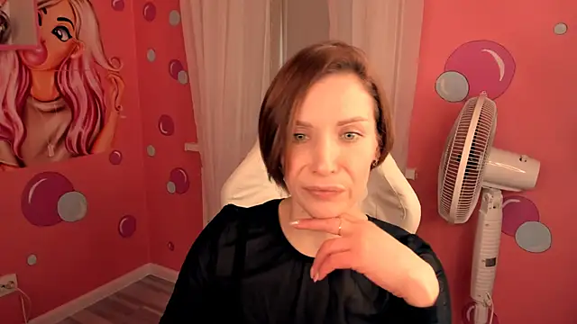 Snapshot of DakotaShelton chatting on 04.02.26 DakotaShelton online show from 04.02.26