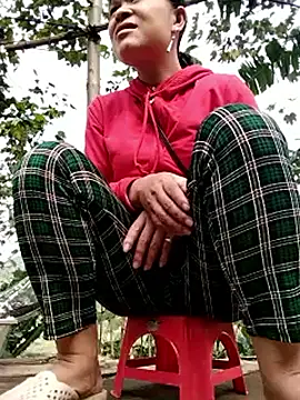 Seductive slut online show from 12.14.25