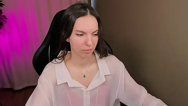 Snapshot of AliceLidell chatting on 03.13.26 AliceLidell online show from 03.13.26