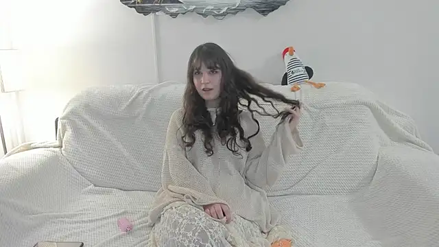 Snapshot of Moni_mira chatting on 12.14.25 Moni mira online show from 12.14.25