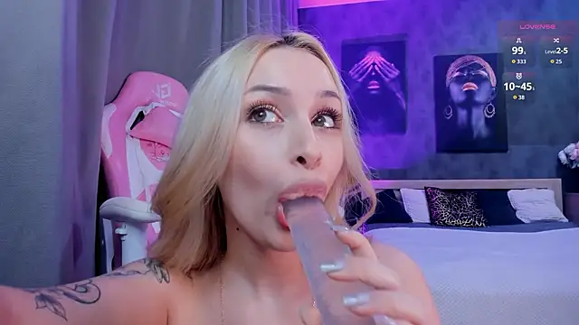 LanaMiracle online show from 02.03.26