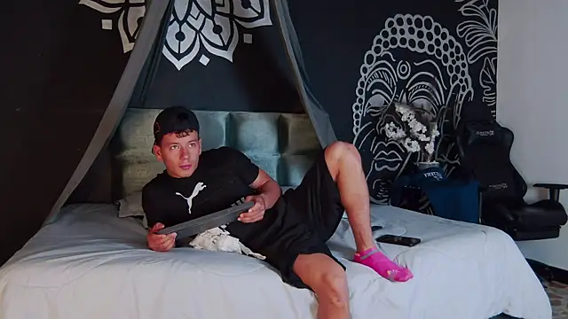 Snapshot of MagnusKnight_ chatting on 01.13.26 MagnusKnight online show from 01.13.26