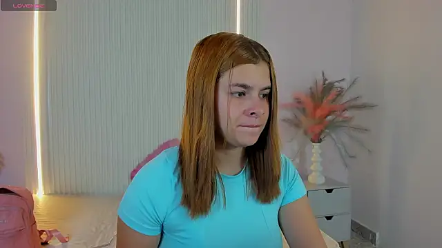 VivianOwen9 online show from 03.13.26