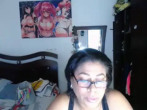 Snapshot of REINA-39 chatting on 12.14.25 REINA-39 online show from 12.14.25