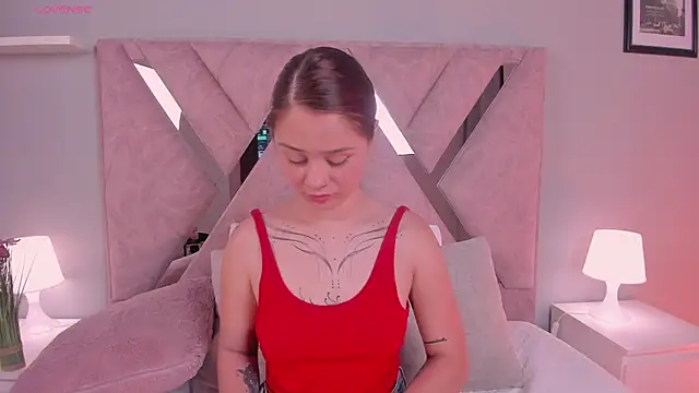 Amelia Saenz  online show from 01.15.26