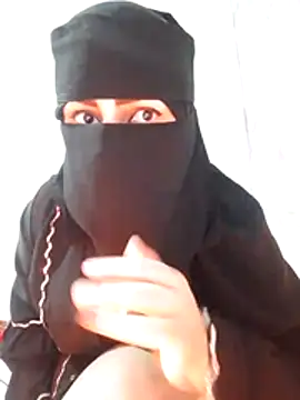 Snapshot of Natascha-31 chatting on 12.17.25 Natascha-31 online show from 12.17.25