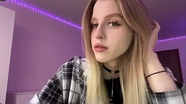 Snapshot of AzoticBasics chatting on 12.15.25 AzoticBasics online show from 12.15.25