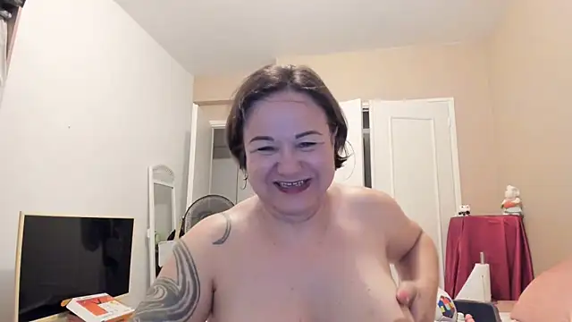 Snapshot of tantriquegirl06 chatting on 06.27.26 tantriquegirl06 online show from 06.27.26