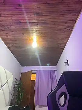 Snapshot of Lia_Kitten2 chatting on 12.14.25 Lia Kitten2 online show from 12.14.25