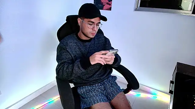 Snapshot of MaverickDrift chatting on 12.15.25 MaverickDrift online show from 12.15.25