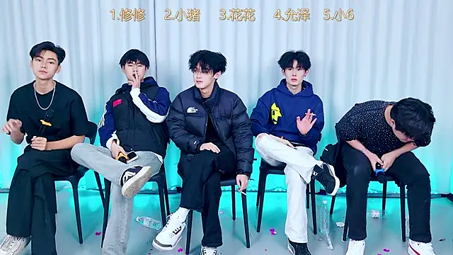 Snapshot of QYBOYS_010 chatting on 12.15.25 QYBOYS 010 online show from 12.15.25