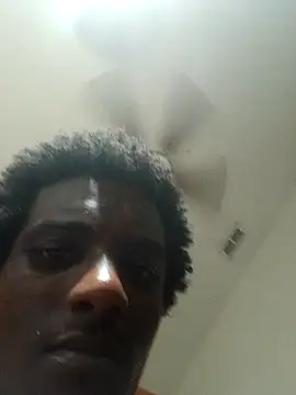 Snapshot of Teeskii_ chatting on 12.18.25 Teeskii online show from 12.18.25