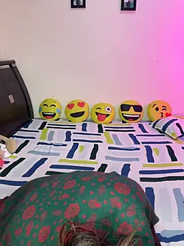 Snapshot of Cutie_Seema chatting on 01.14.26 Cutie Seema online show from 01.14.26