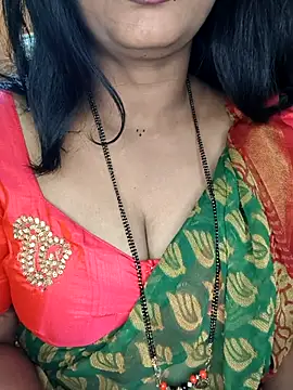 Snapshot of Rachu_love chatting on 12.17.25 Rachu love online show from 12.17.25