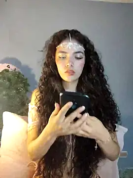 Snapshot of Alii_tay chatting on 12.16.25 Alii tay online show from 12.16.25