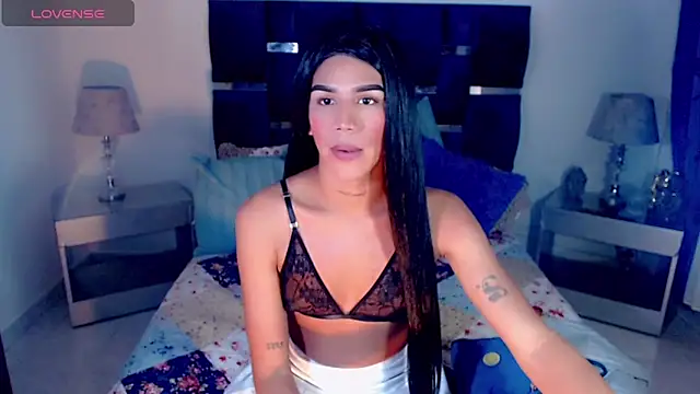 Snapshot of danielaacostats chatting on 12.13.25 danielaacostats online show from 12.13.25