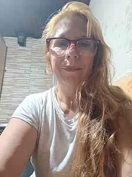 Snapshot of cari75 chatting on 06.13.26 cari75 online show from 06.13.26