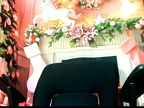 Snapshot of sofi_sexxt chatting on 12.15.25 sofi sexxt online show from 12.15.25