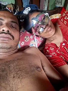 Snapshot of Mr-Mrs-couple chatting on 03.05.26 Mr-Mrs-couple online show from 03.05.26