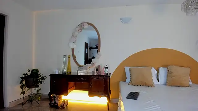 liaa moretti  online show from 02.11.26