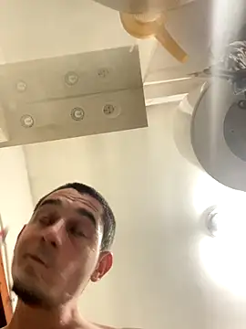 Snapshot of marcoboss chatting on 12.14.25 marcoboss online show from 12.14.25