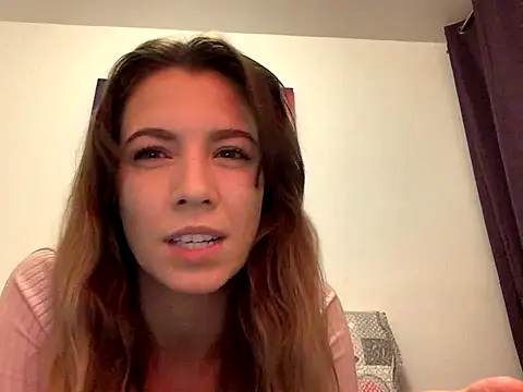 Snapshot of anaspice chatting on 12.15.25 anaspice online show from 12.15.25