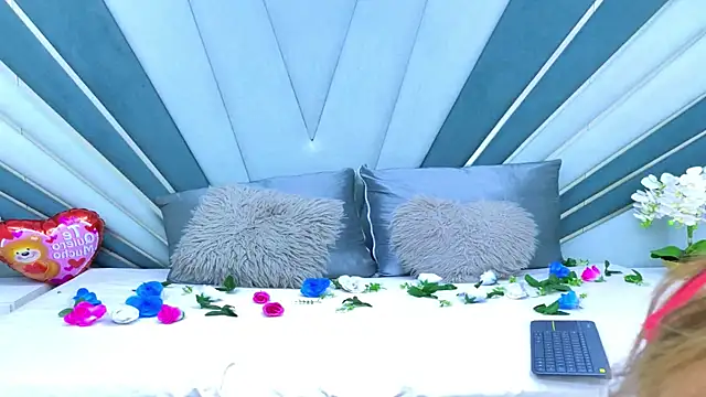 DulceeEsmeralda online show from 02.12.26