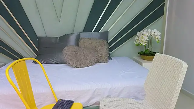 DulceeEsmeralda online show from 02.19.26