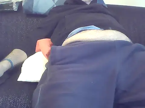 Snapshot of csikar chatting on 12.16.25 csikar online show from 12.16.25