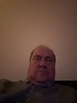 Snapshot of csikar chatting on 05.19.26 csikar online show from 05.19.26