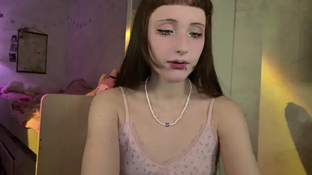 MiraJades online show from 04.25.26