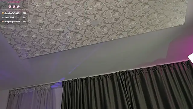 Snapshot of creampussyy chatting on 03.10.25 creampussyy online show from 03.10.25