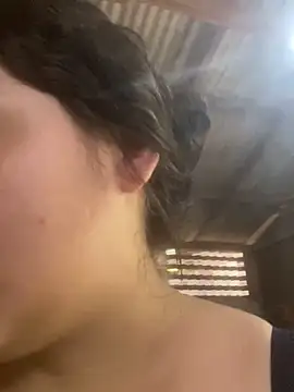 Snapshot of Maduzinha_ofc chatting on 12.16.25 Maduzinha ofc online show from 12.16.25