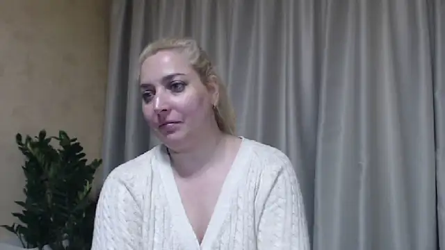 Snapshot of sweetpussy13 chatting on 05.16.26 sweetpussy13 online show from 05.16.26