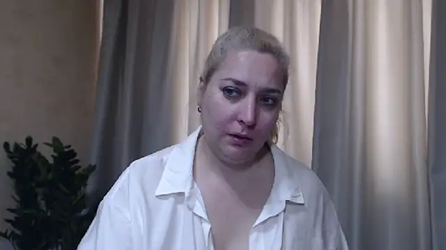 Snapshot of sweetpussy13 chatting on 05.22.26 sweetpussy13 online show from 05.22.26