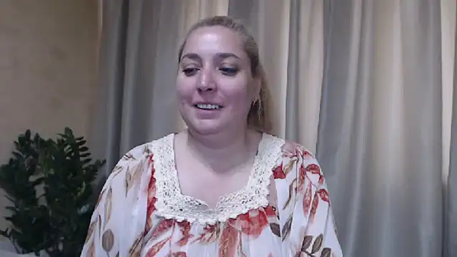 Snapshot of sweetpussy13 chatting on 05.26.26 sweetpussy13 online show from 05.26.26