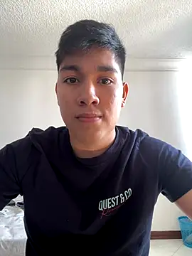 Snapshot of Rogerdn chatting on 12.15.25 Rogerdn online show from 12.15.25