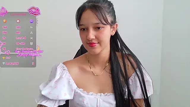 Snapshot of esme_ chatting on 12.18.25 esme online show from 12.18.25