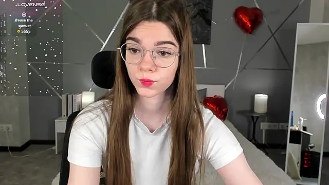 miss  evelyne online show from 03.10.26