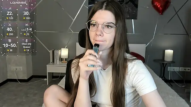 miss  evelyne online show from 03.17.26